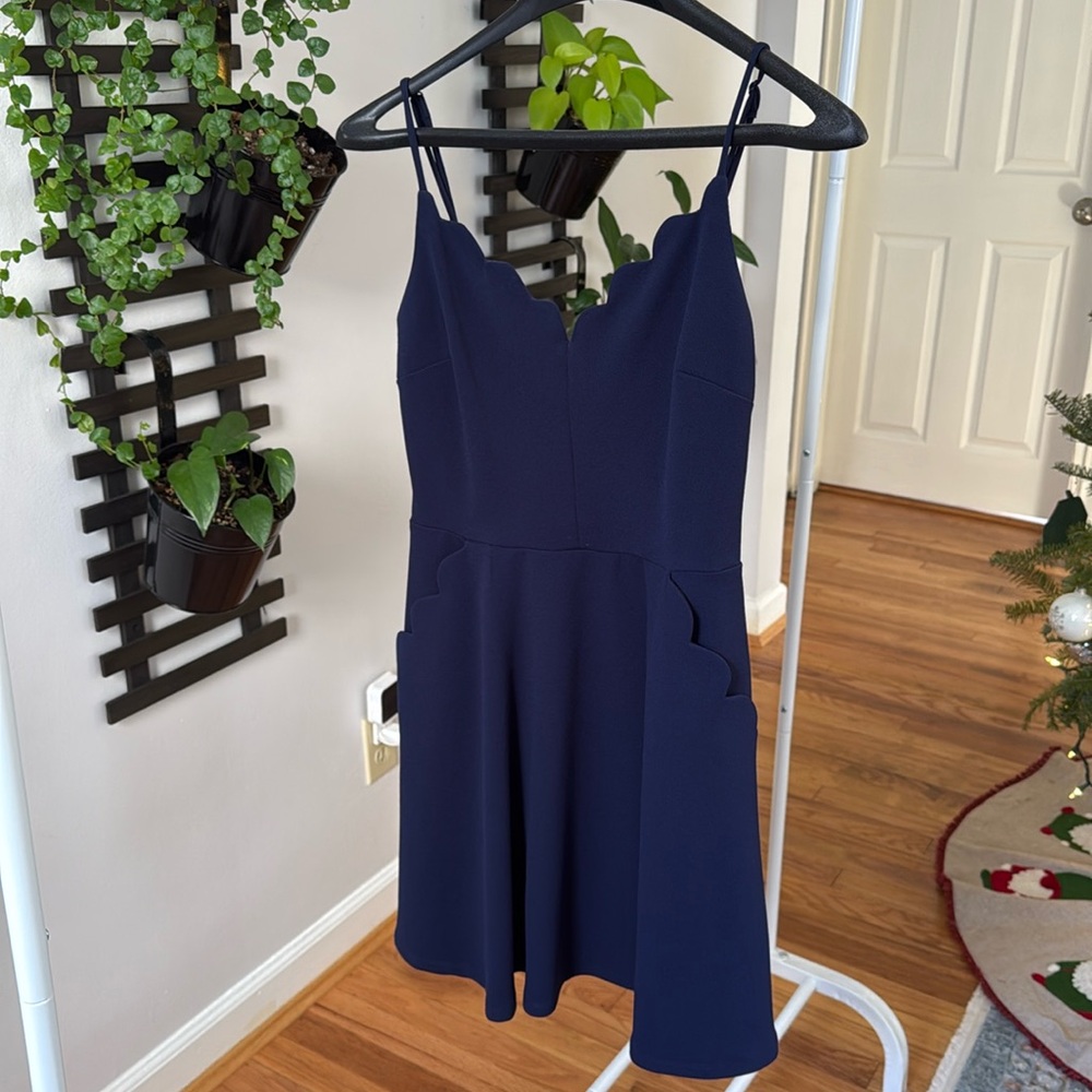 Great Navy Wedding Guest Dress!